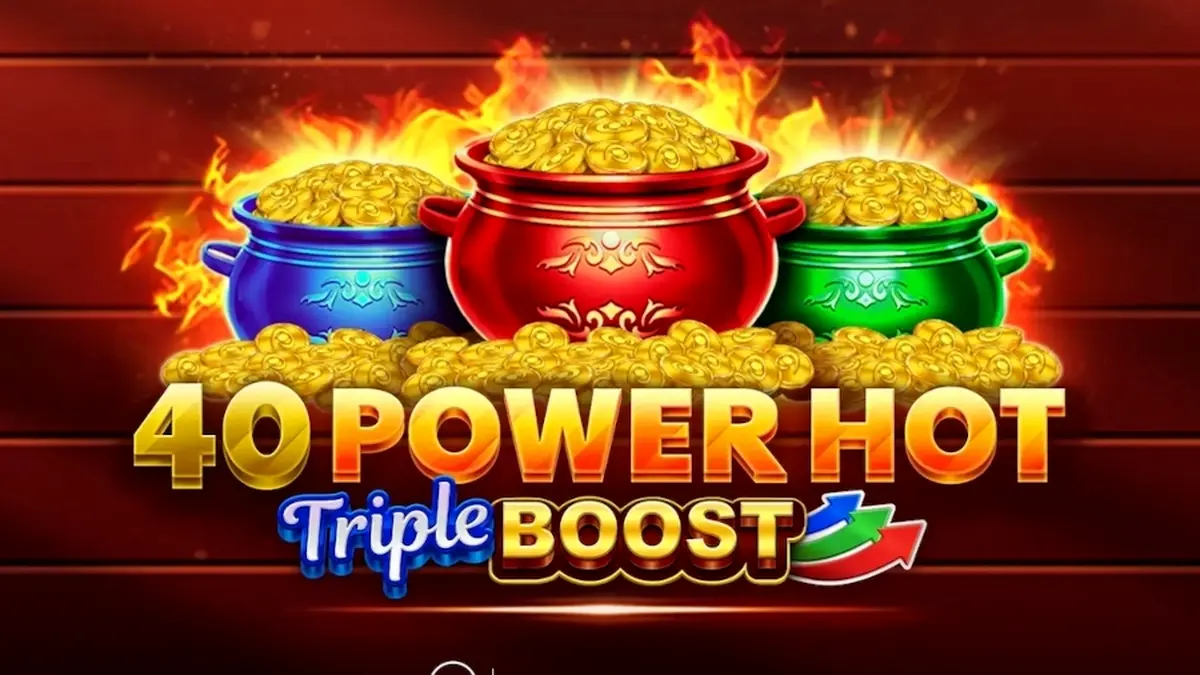 Interface do jogo 40 Power Hot Triple Boost com símbolos clássicos e design vibrante.